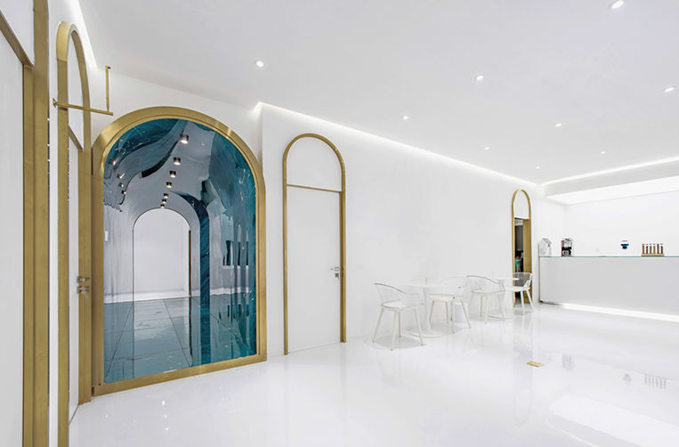 ��ɫ���ݻ�������װ�����