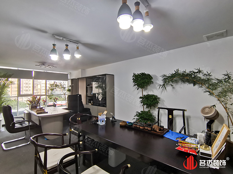 ¹ãÖÝ2121·Ç·²×°ÊÎÉè¼Æ¹«Ë¾Í¼²á