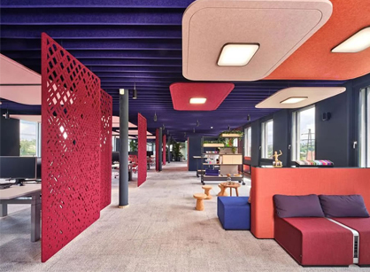 �����ɫ���Ž������ʽ�İ칫��װ����ƿռ���������ġ���Impact Acoustic